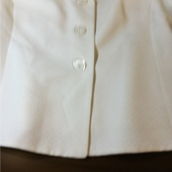 Emily woman’s White Suit Size 6. NWT - Picture 12 of 14